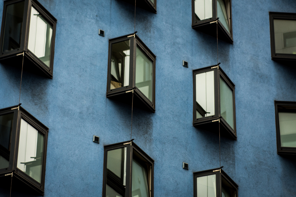 Flat in Leeds, modern build with blue paint