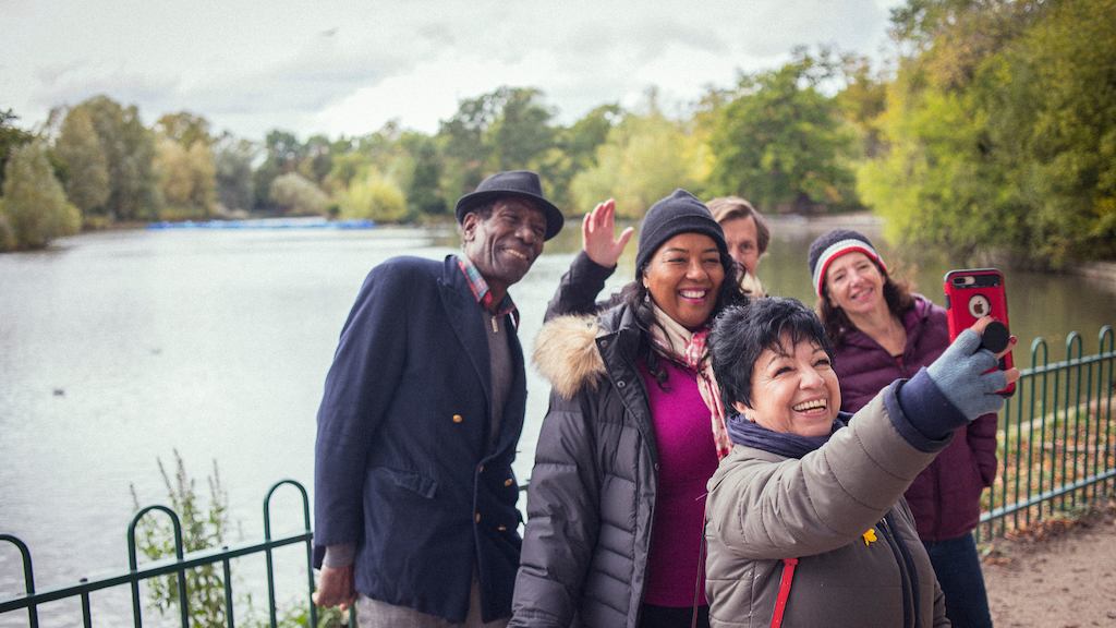 Group-of-older-people-taking-a-selfie