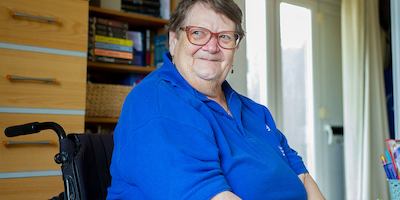 Older-woman-in-a-wheelchair