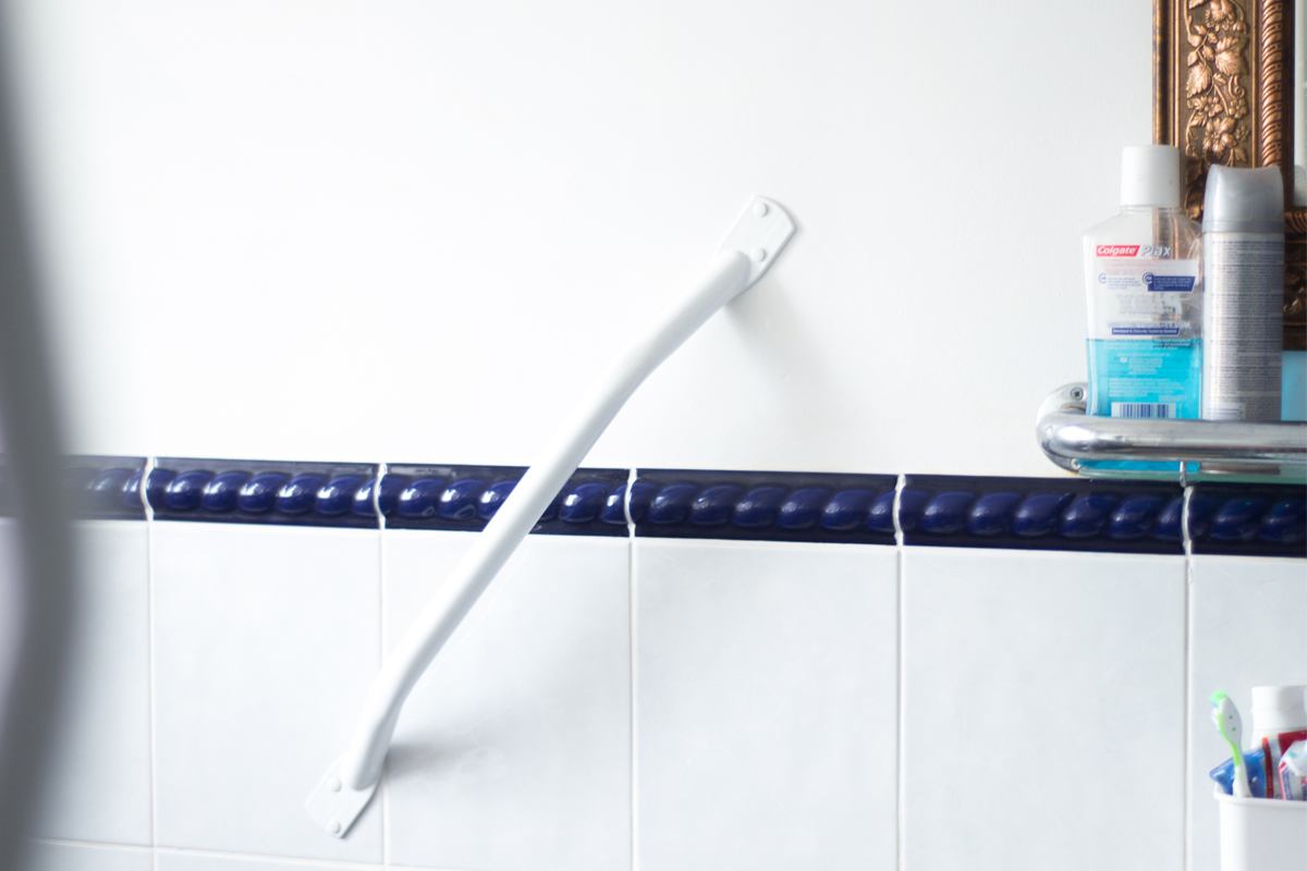 Bathroom grab rail